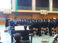 送辞の後の合唱「空は今」