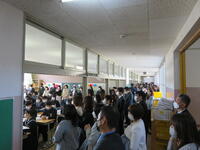 多くの保護者の方々がご来校されました