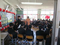 担任との最後の時間をおしみながら・・・・